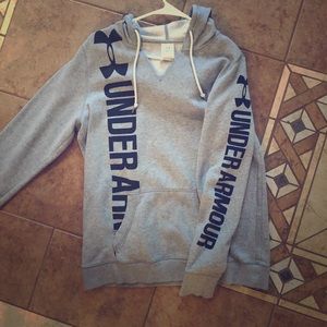 EUC Women’s L Underarmour Sweatshirt